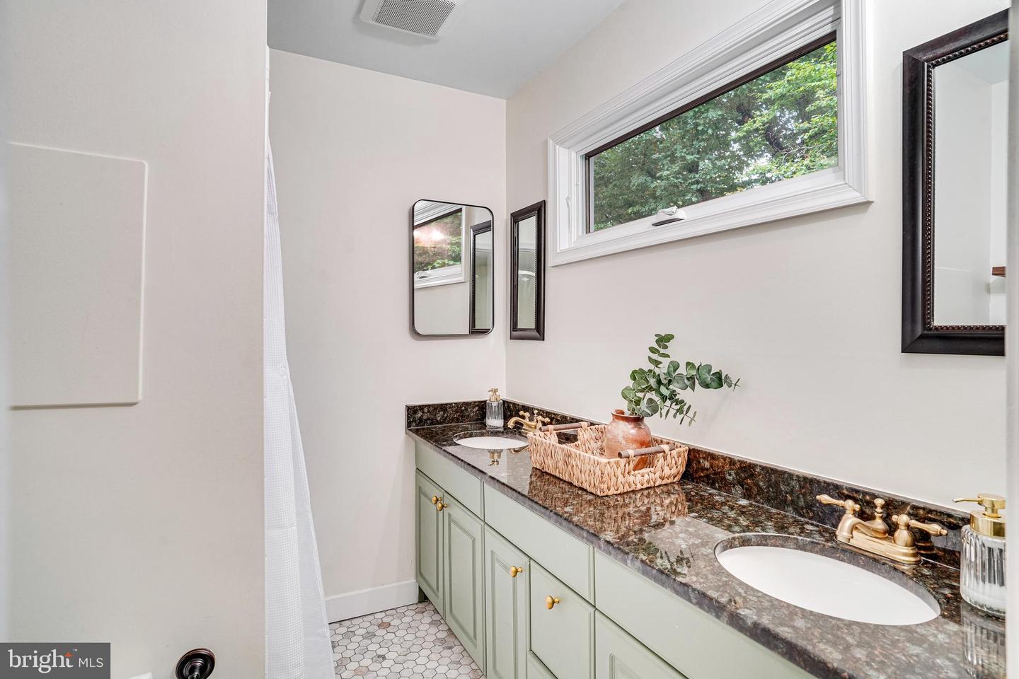3402 ALBION CT, FAIRFAX, Virginia 22031, 5 Bedrooms Bedrooms, ,2 BathroomsBathrooms,Residential,For sale,3402 ALBION CT,VAFX2239992 MLS # VAFX2239992
