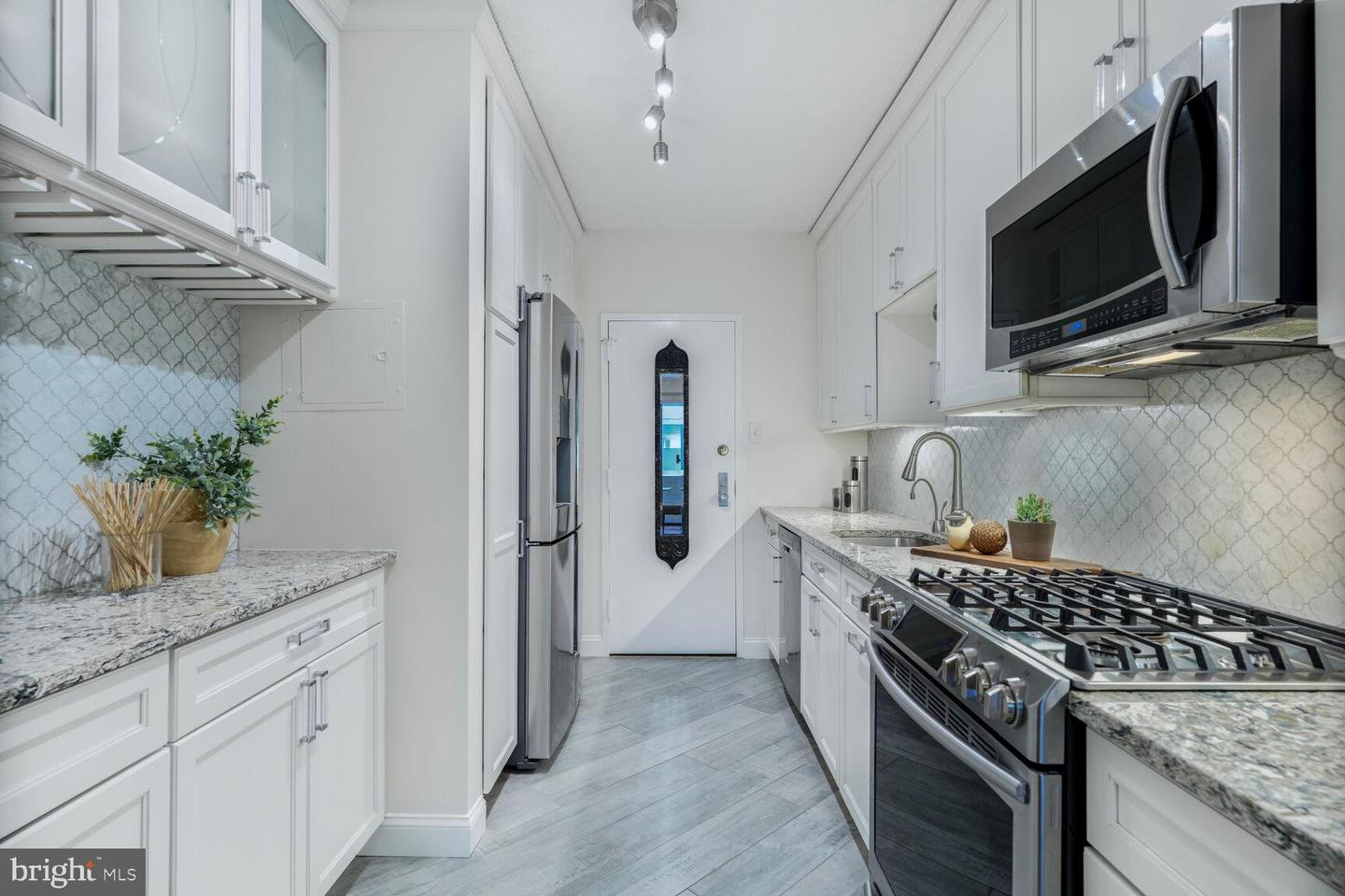4141 N HENDERSON RD #726, ARLINGTON, Virginia 22203, 1 Bedroom Bedrooms, ,1 BathroomBathrooms,Residential,For sale,4141 N HENDERSON RD #726,VAAR2057998 MLS # VAAR2057998