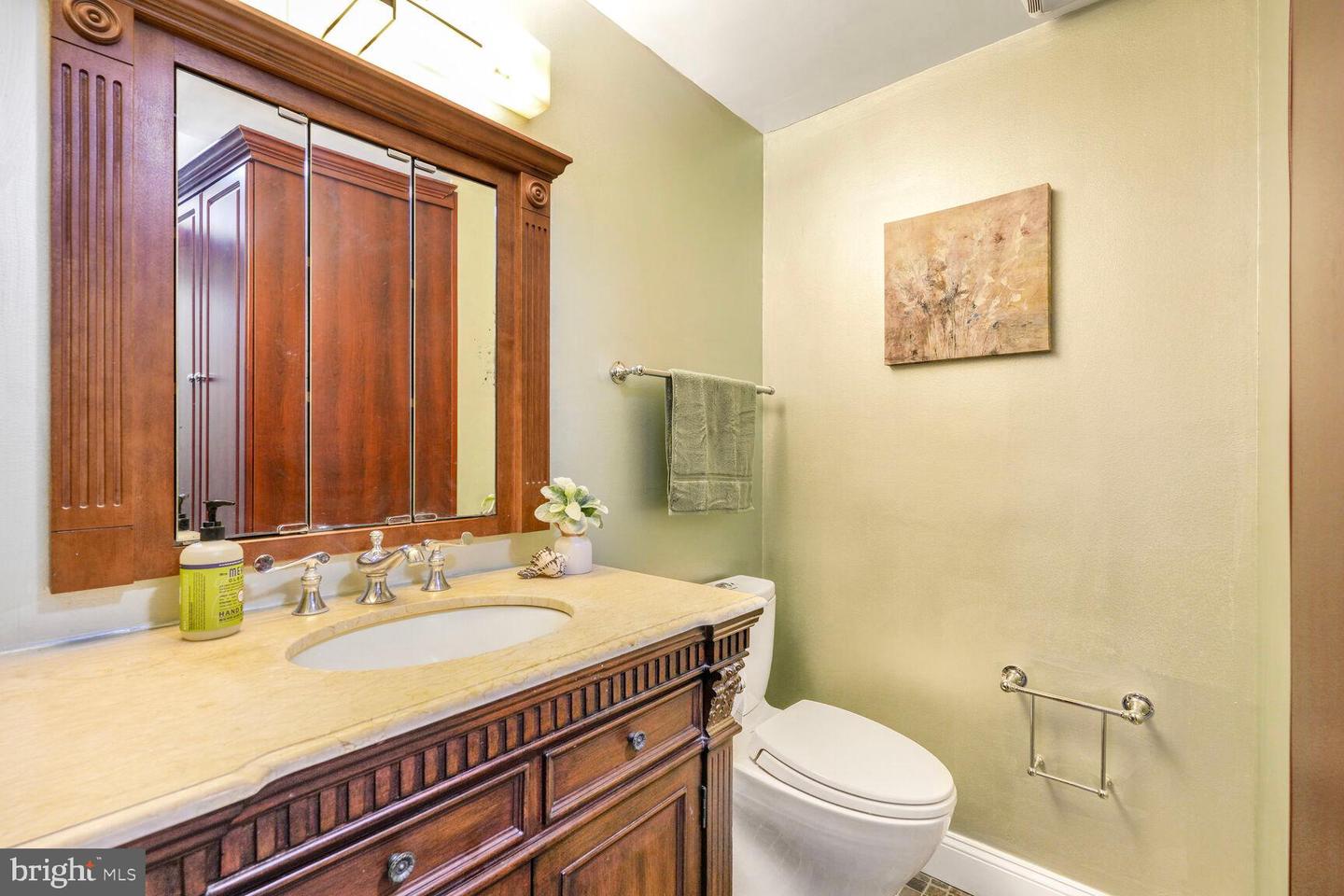 4141 N HENDERSON RD #726, ARLINGTON, Virginia 22203, 1 Bedroom Bedrooms, ,1 BathroomBathrooms,Residential,For sale,4141 N HENDERSON RD #726,VAAR2057998 MLS # VAAR2057998