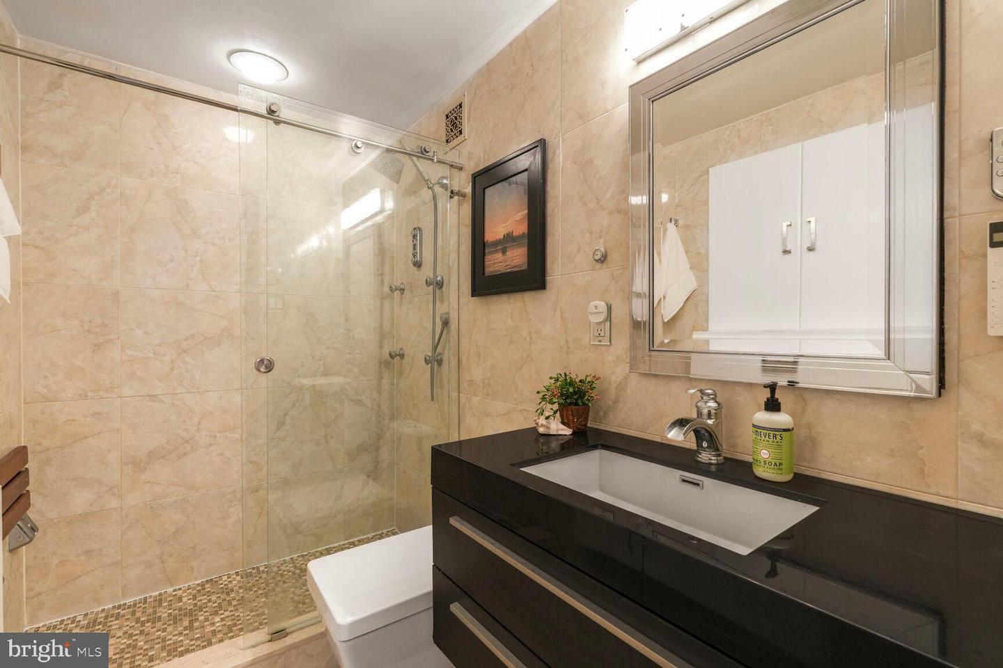 4141 N HENDERSON RD #726, ARLINGTON, Virginia 22203, 1 Bedroom Bedrooms, ,1 BathroomBathrooms,Residential,For sale,4141 N HENDERSON RD #726,VAAR2057998 MLS # VAAR2057998