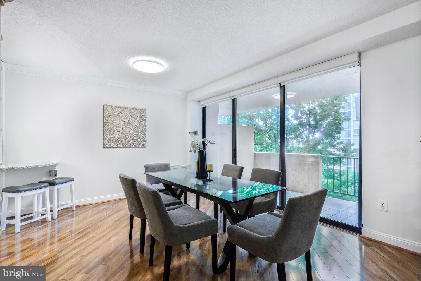 4141 N HENDERSON RD #726, ARLINGTON, Virginia 22203, 1 Bedroom Bedrooms, ,1 BathroomBathrooms,Residential,For sale,4141 N HENDERSON RD #726,VAAR2057998 MLS # VAAR2057998