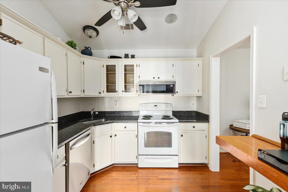 106 TIMBERLAKE TER #10, STEPHENS CITY, Virginia 22655, 2 Bedrooms Bedrooms, ,2 BathroomsBathrooms,Residential,For sale,106 TIMBERLAKE TER #10,VAFV2034448 MLS # VAFV2034448