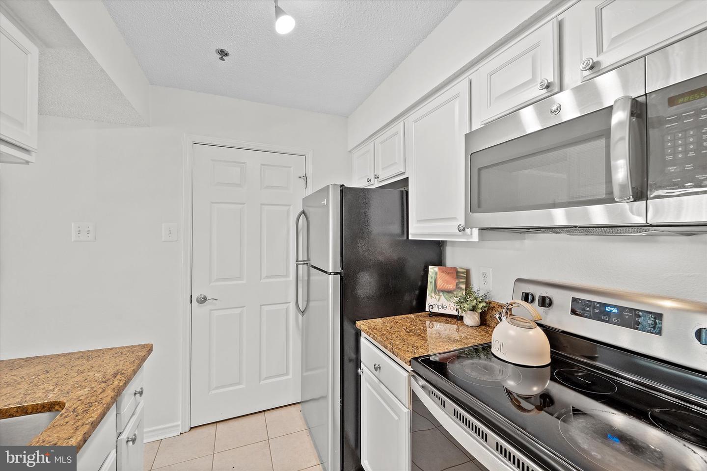 1524 LINCOLN WAY #111, MCLEAN, Virginia 22102, 2 Bedrooms Bedrooms, ,2 BathroomsBathrooms,Residential,For sale,1524 LINCOLN WAY #111,VAFX2244570 MLS # VAFX2244570