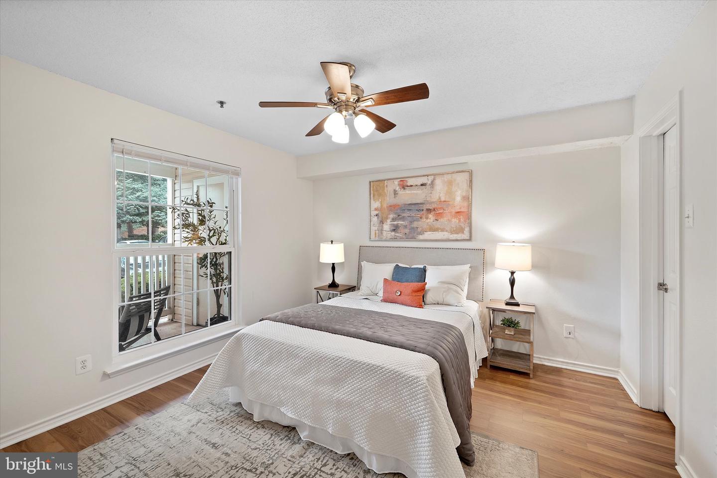 1524 LINCOLN WAY #111, MCLEAN, Virginia 22102, 2 Bedrooms Bedrooms, ,2 BathroomsBathrooms,Residential,For sale,1524 LINCOLN WAY #111,VAFX2244570 MLS # VAFX2244570