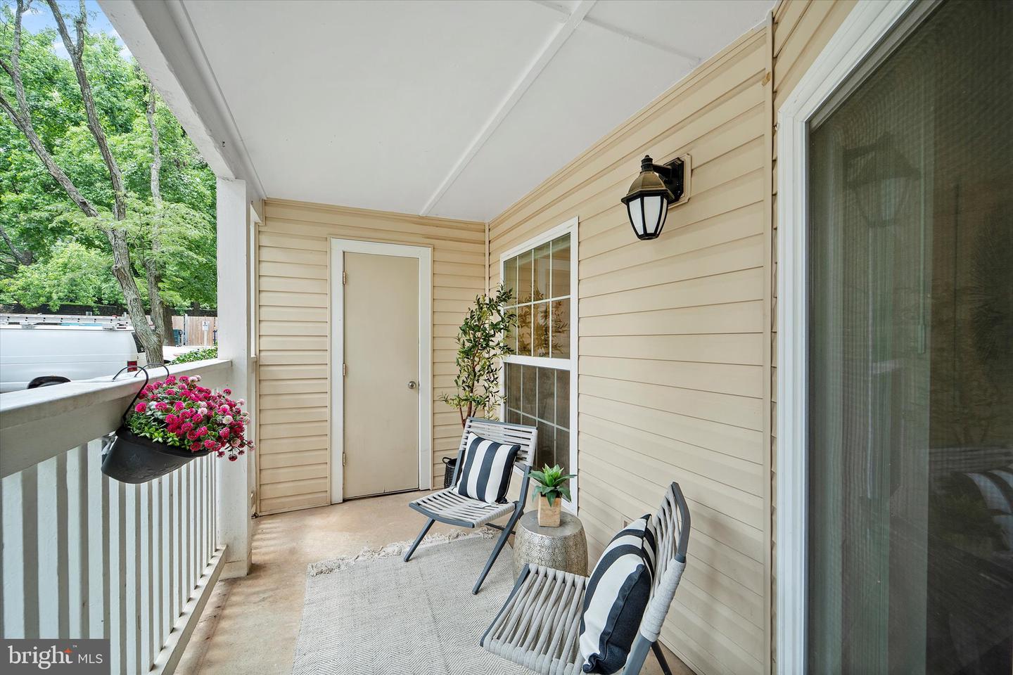 1524 LINCOLN WAY #111, MCLEAN, Virginia 22102, 2 Bedrooms Bedrooms, ,2 BathroomsBathrooms,Residential,For sale,1524 LINCOLN WAY #111,VAFX2244570 MLS # VAFX2244570