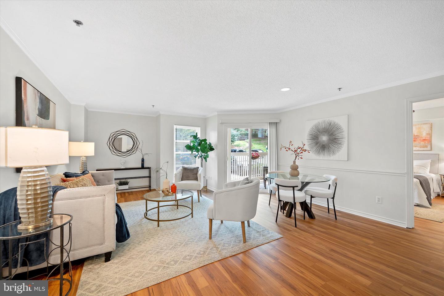 1524 LINCOLN WAY #111, MCLEAN, Virginia 22102, 2 Bedrooms Bedrooms, ,2 BathroomsBathrooms,Residential,For sale,1524 LINCOLN WAY #111,VAFX2244570 MLS # VAFX2244570