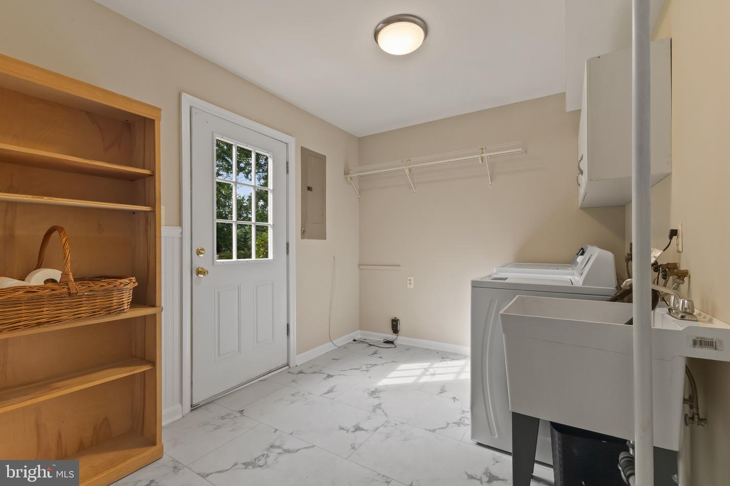 8441 PORTER LN, ALEXANDRIA, Virginia 22308, 4 Bedrooms Bedrooms, ,2 BathroomsBathrooms,Residential,For sale,8441 PORTER LN,VAFX2244952 MLS # VAFX2244952