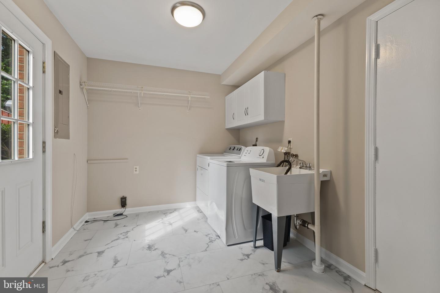 8441 PORTER LN, ALEXANDRIA, Virginia 22308, 4 Bedrooms Bedrooms, ,2 BathroomsBathrooms,Residential,For sale,8441 PORTER LN,VAFX2244952 MLS # VAFX2244952