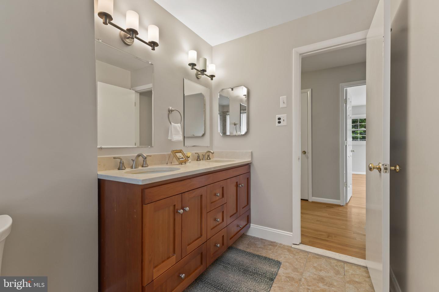 8441 PORTER LN, ALEXANDRIA, Virginia 22308, 4 Bedrooms Bedrooms, ,2 BathroomsBathrooms,Residential,For sale,8441 PORTER LN,VAFX2244952 MLS # VAFX2244952