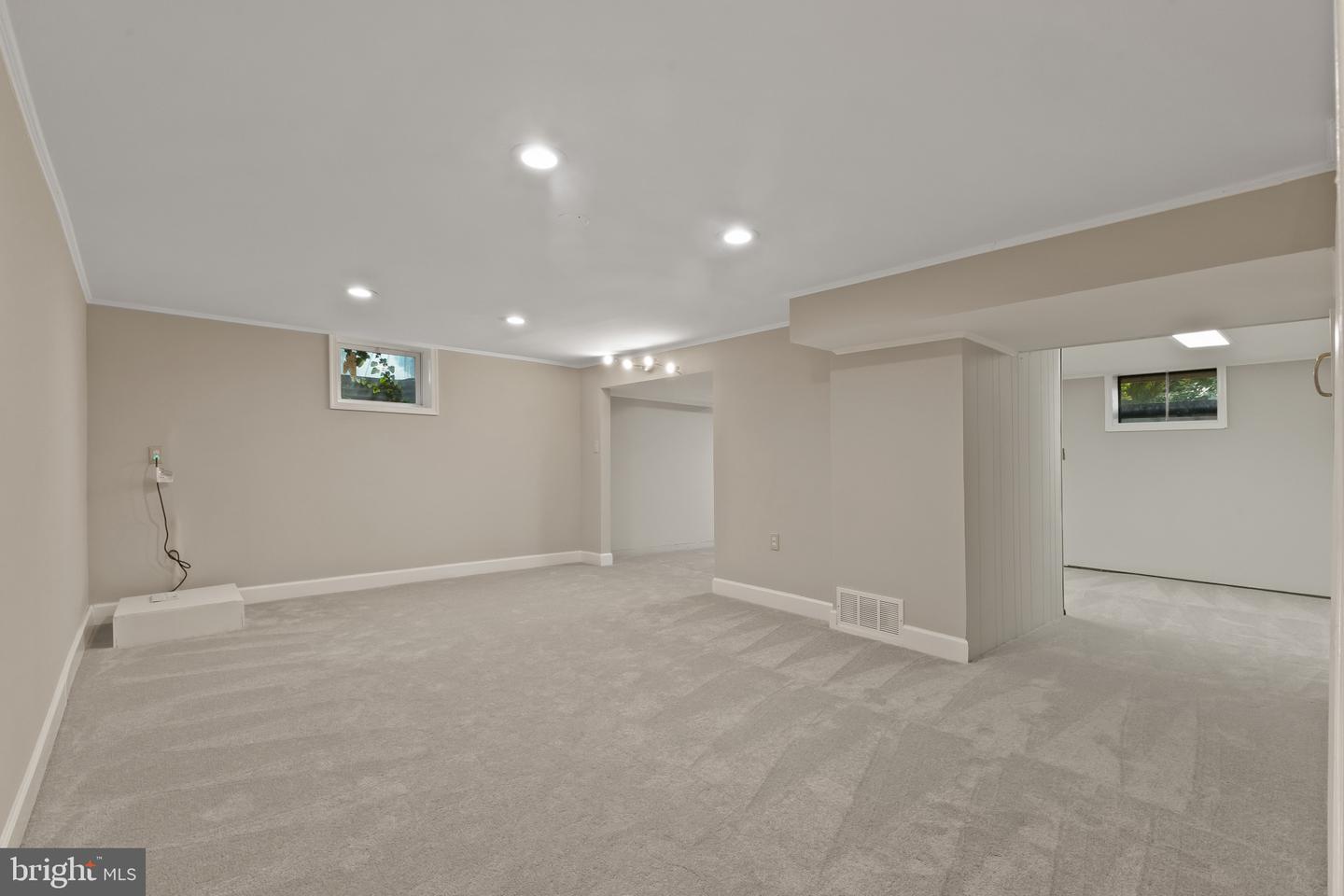 8441 PORTER LN, ALEXANDRIA, Virginia 22308, 4 Bedrooms Bedrooms, ,2 BathroomsBathrooms,Residential,For sale,8441 PORTER LN,VAFX2244952 MLS # VAFX2244952