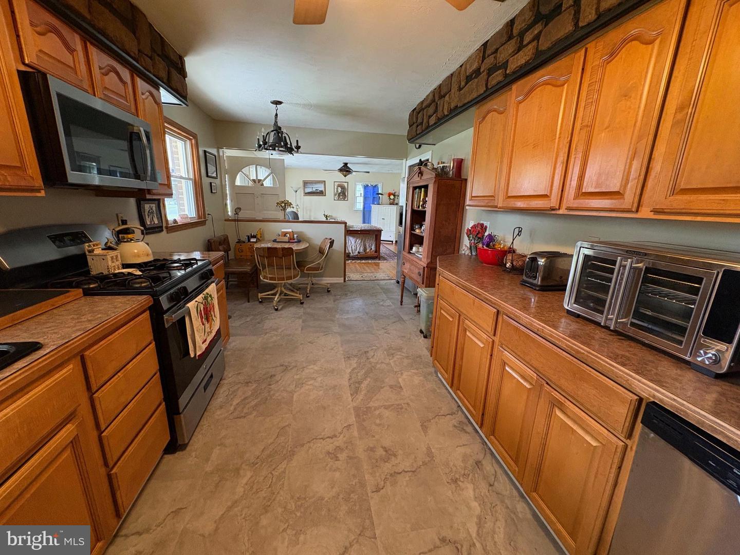 425 BEECHCROFT RD, WINCHESTER, Virginia 22601, 4 Bedrooms Bedrooms, ,1 BathroomBathrooms,Residential,For sale,425 BEECHCROFT RD,VAWI2007890 MLS # VAWI2007890