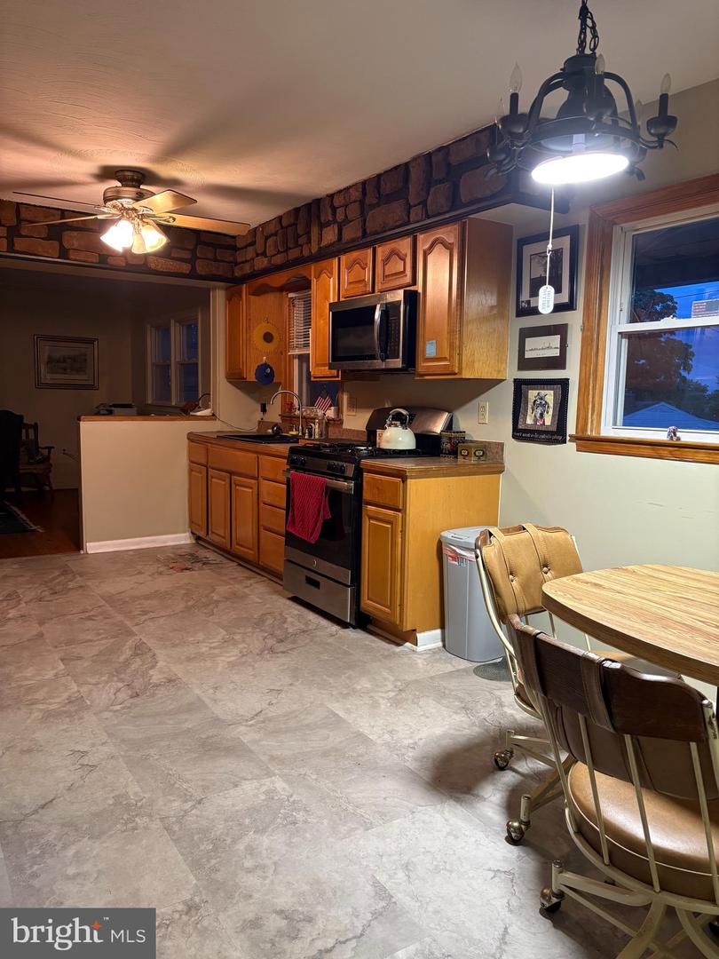 425 BEECHCROFT RD, WINCHESTER, Virginia 22601, 4 Bedrooms Bedrooms, ,1 BathroomBathrooms,Residential,For sale,425 BEECHCROFT RD,VAWI2007890 MLS # VAWI2007890