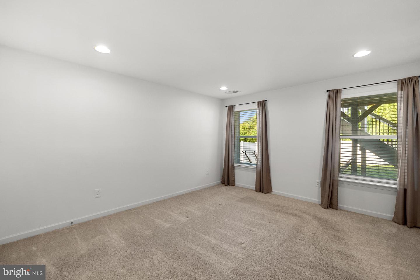 1708 HUDGINS FARM CIR, FREDERICKSBURG, Virginia 22408, 5 Bedrooms Bedrooms, ,4 BathroomsBathrooms,Residential,For sale,1708 HUDGINS FARM CIR,VASP2033656 MLS # VASP2033656