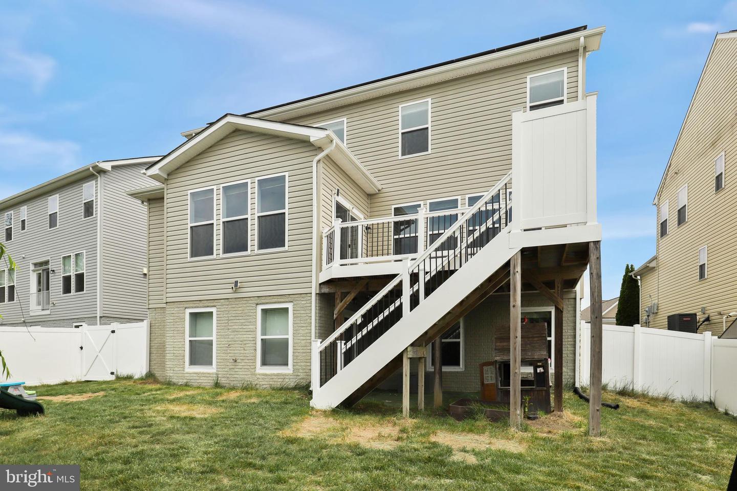 1708 HUDGINS FARM CIR, FREDERICKSBURG, Virginia 22408, 5 Bedrooms Bedrooms, ,4 BathroomsBathrooms,Residential,For sale,1708 HUDGINS FARM CIR,VASP2033656 MLS # VASP2033656