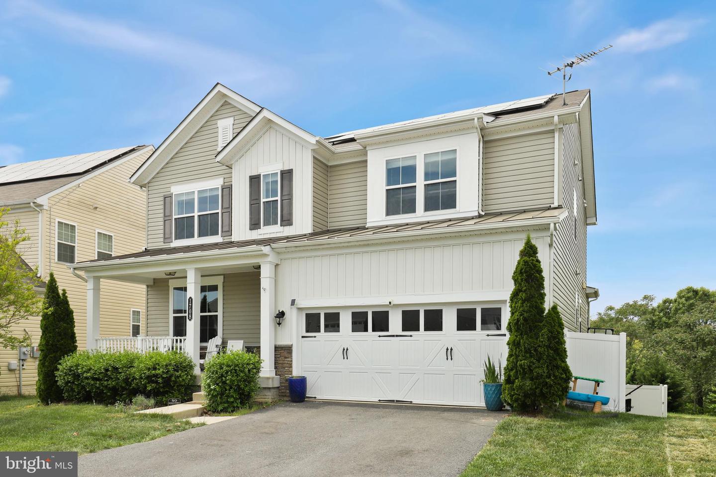 1708 HUDGINS FARM CIR, FREDERICKSBURG, Virginia 22408, 5 Bedrooms Bedrooms, ,4 BathroomsBathrooms,Residential,For sale,1708 HUDGINS FARM CIR,VASP2033656 MLS # VASP2033656