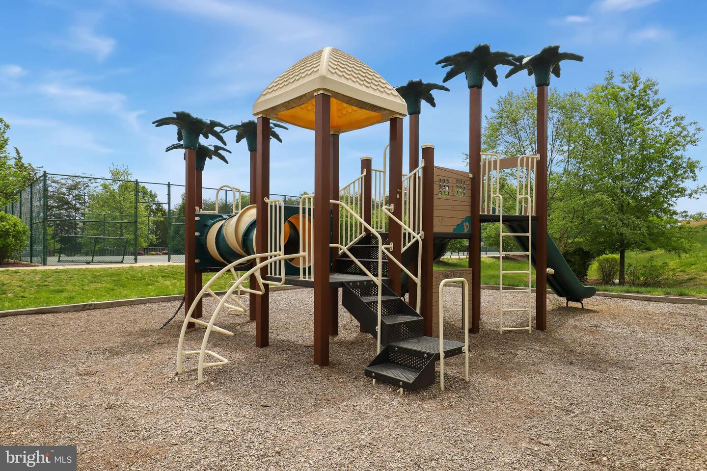 1708 HUDGINS FARM CIR, FREDERICKSBURG, Virginia 22408, 5 Bedrooms Bedrooms, ,4 BathroomsBathrooms,Residential,For sale,1708 HUDGINS FARM CIR,VASP2033656 MLS # VASP2033656