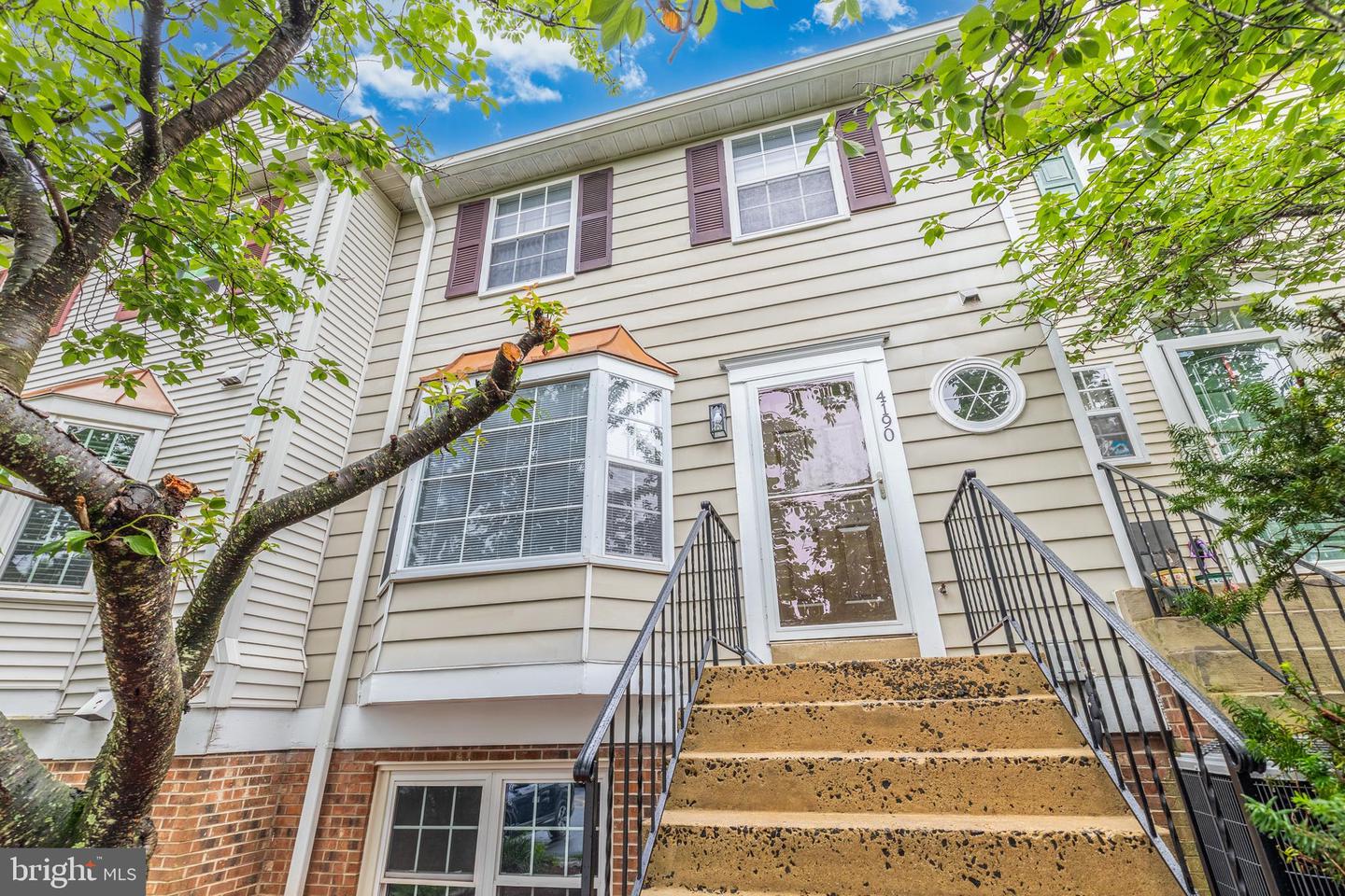 4190 PLEASANT MEADOW CT #102B, CHANTILLY, Virginia 20151, 3 Bedrooms Bedrooms, ,2 BathroomsBathrooms,Residential,For sale,4190 PLEASANT MEADOW CT #102B,VAFX2245958 MLS # VAFX2245958