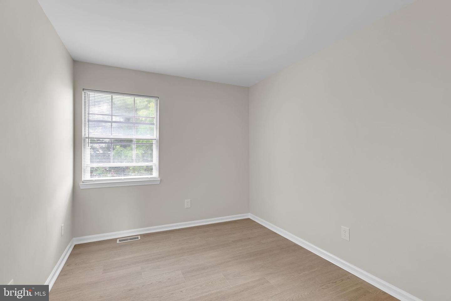 4190 PLEASANT MEADOW CT #102B, CHANTILLY, Virginia 20151, 3 Bedrooms Bedrooms, ,2 BathroomsBathrooms,Residential,For sale,4190 PLEASANT MEADOW CT #102B,VAFX2245958 MLS # VAFX2245958