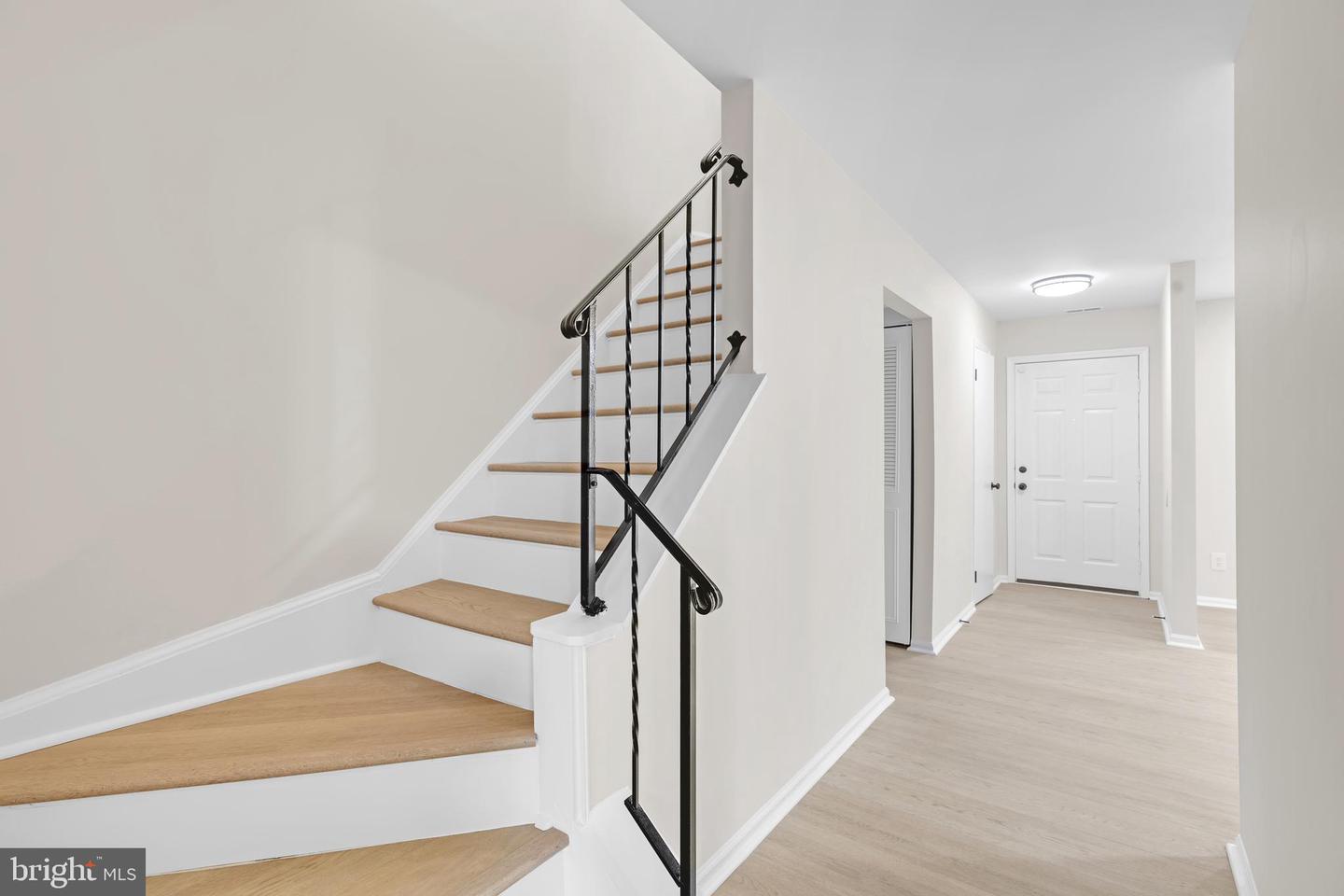4190 PLEASANT MEADOW CT #102B, CHANTILLY, Virginia 20151, 3 Bedrooms Bedrooms, ,2 BathroomsBathrooms,Residential,For sale,4190 PLEASANT MEADOW CT #102B,VAFX2245958 MLS # VAFX2245958