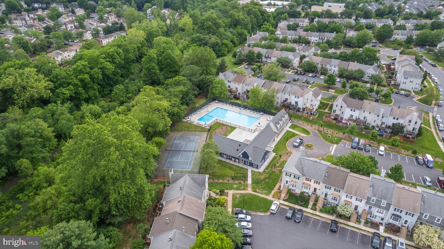 4190 PLEASANT MEADOW CT #102B, CHANTILLY, Virginia 20151, 3 Bedrooms Bedrooms, ,2 BathroomsBathrooms,Residential,For sale,4190 PLEASANT MEADOW CT #102B,VAFX2245958 MLS # VAFX2245958