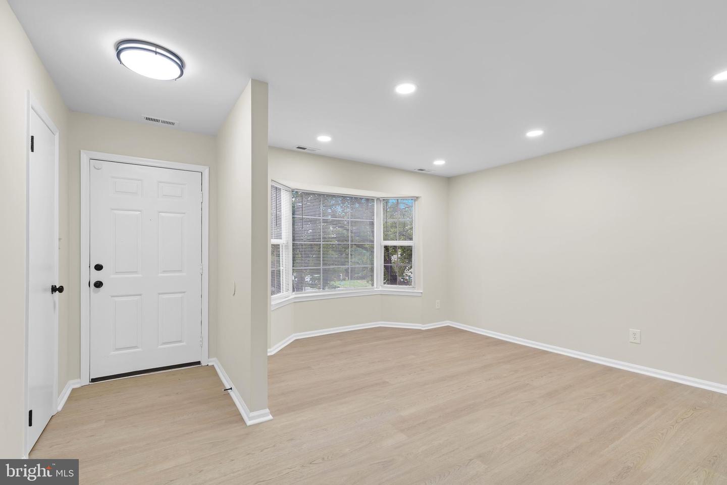 4190 PLEASANT MEADOW CT #102B, CHANTILLY, Virginia 20151, 3 Bedrooms Bedrooms, ,2 BathroomsBathrooms,Residential,For sale,4190 PLEASANT MEADOW CT #102B,VAFX2245958 MLS # VAFX2245958