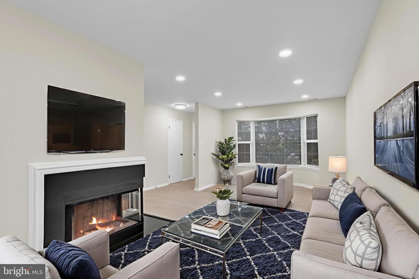 4190 PLEASANT MEADOW CT #102B, CHANTILLY, Virginia 20151, 3 Bedrooms Bedrooms, ,2 BathroomsBathrooms,Residential,For sale,4190 PLEASANT MEADOW CT #102B,VAFX2245958 MLS # VAFX2245958