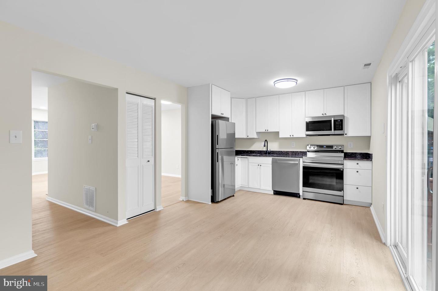 4190 PLEASANT MEADOW CT #102B, CHANTILLY, Virginia 20151, 3 Bedrooms Bedrooms, ,2 BathroomsBathrooms,Residential,For sale,4190 PLEASANT MEADOW CT #102B,VAFX2245958 MLS # VAFX2245958