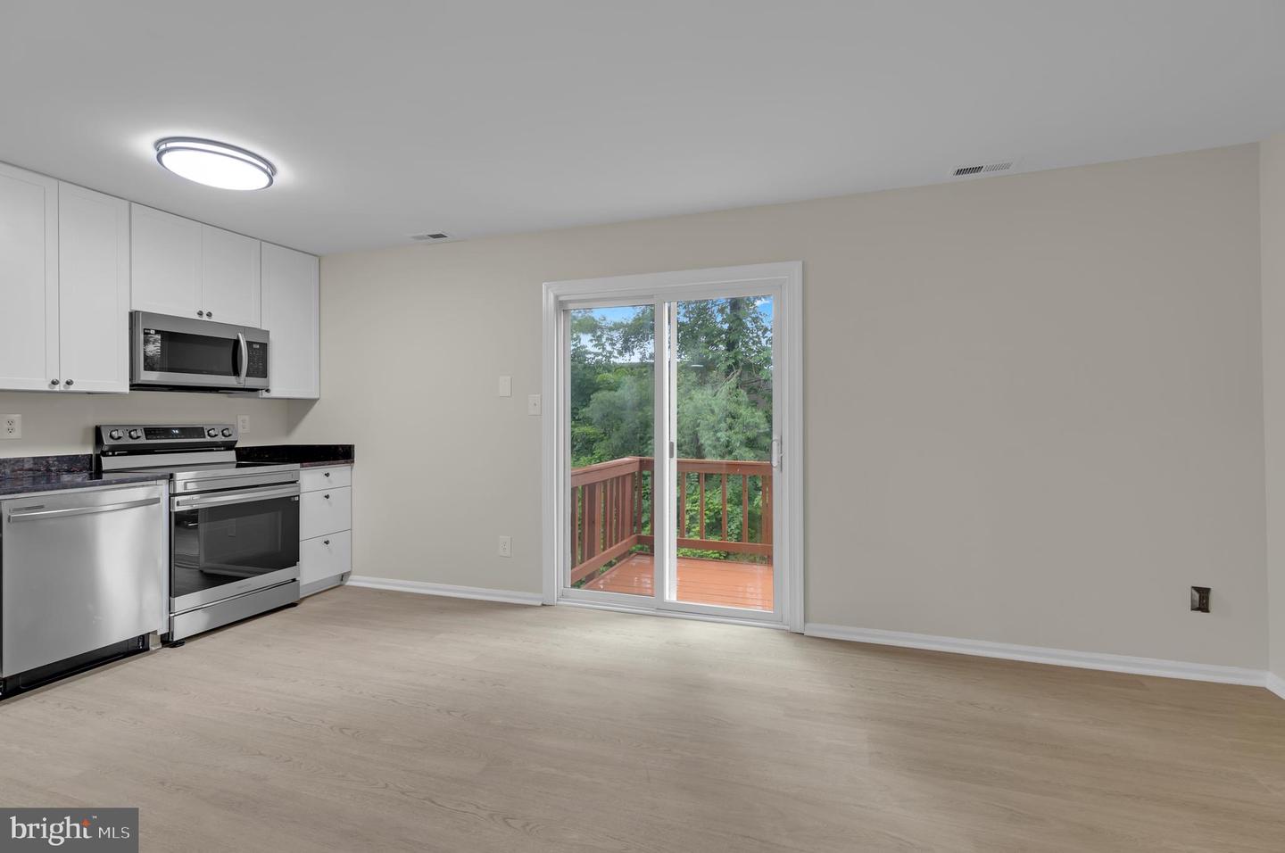 4190 PLEASANT MEADOW CT #102B, CHANTILLY, Virginia 20151, 3 Bedrooms Bedrooms, ,2 BathroomsBathrooms,Residential,For sale,4190 PLEASANT MEADOW CT #102B,VAFX2245958 MLS # VAFX2245958