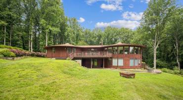 9894 SUNNYBROOK DR, GREAT FALLS, Virginia 22066, 4 Bedrooms Bedrooms, ,3 BathroomsBathrooms,Residential,For sale,9894 SUNNYBROOK DR,VAFX2246220 MLS # VAFX2246220