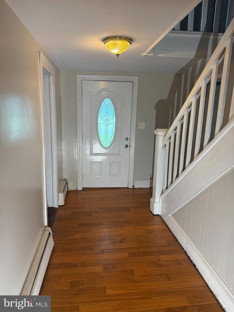 8272 GREENWICH RD, CATLETT, Virginia 20119, 3 Bedrooms Bedrooms, ,1 BathroomBathrooms,Residential,For sale,8272 GREENWICH RD,VAFQ2016996 MLS # VAFQ2016996