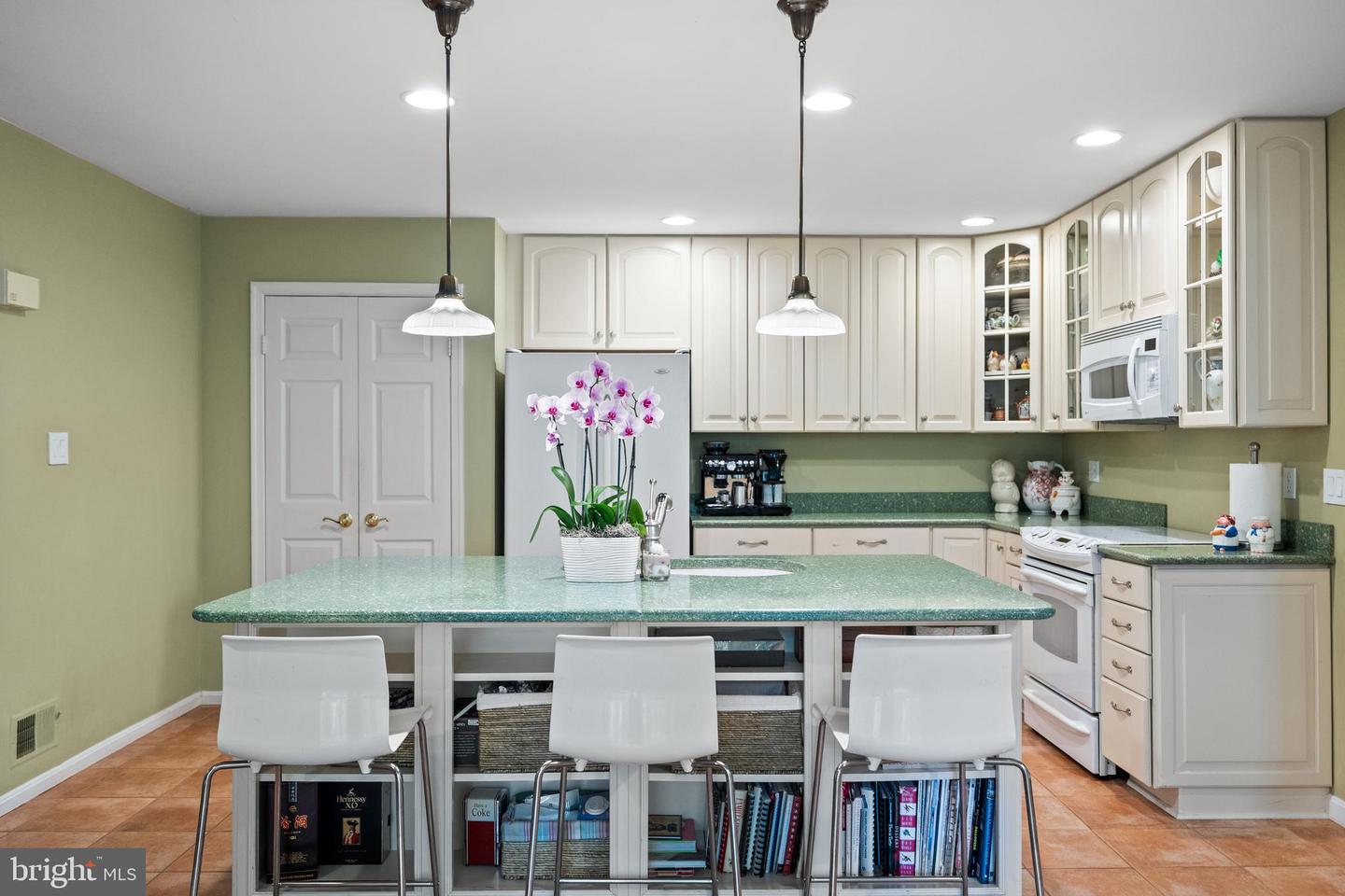 9100 QUARTER CT, VIENNA, Virginia 22182, 4 Bedrooms Bedrooms, ,3 BathroomsBathrooms,Residential,For sale,9100 QUARTER CT,VAFX2247684 MLS # VAFX2247684
