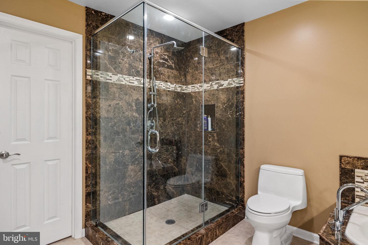 9100 QUARTER CT, VIENNA, Virginia 22182, 4 Bedrooms Bedrooms, ,3 BathroomsBathrooms,Residential,For sale,9100 QUARTER CT,VAFX2247684 MLS # VAFX2247684
