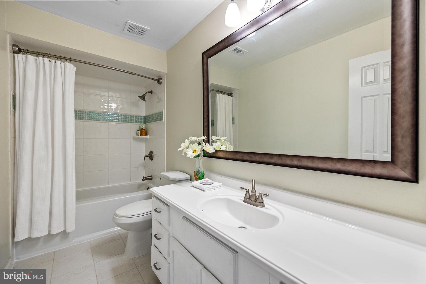 9100 QUARTER CT, VIENNA, Virginia 22182, 4 Bedrooms Bedrooms, ,3 BathroomsBathrooms,Residential,For sale,9100 QUARTER CT,VAFX2247684 MLS # VAFX2247684