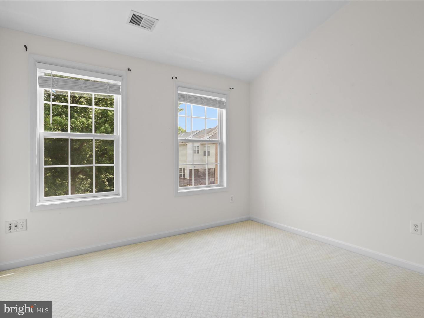13595 CEDAR RUN LN, HERNDON, Virginia 20171, 3 Bedrooms Bedrooms, 3 Rooms Rooms,3 BathroomsBathrooms,Residential,For sale,13595 CEDAR RUN LN,VAFX2247758 MLS # VAFX2247758