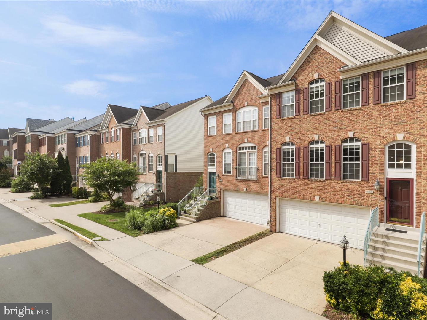 13595 CEDAR RUN LN, HERNDON, Virginia 20171, 3 Bedrooms Bedrooms, 3 Rooms Rooms,3 BathroomsBathrooms,Residential,For sale,13595 CEDAR RUN LN,VAFX2247758 MLS # VAFX2247758