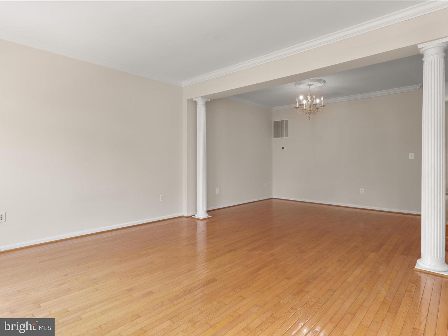 13595 CEDAR RUN LN, HERNDON, Virginia 20171, 3 Bedrooms Bedrooms, 3 Rooms Rooms,3 BathroomsBathrooms,Residential,For sale,13595 CEDAR RUN LN,VAFX2247758 MLS # VAFX2247758