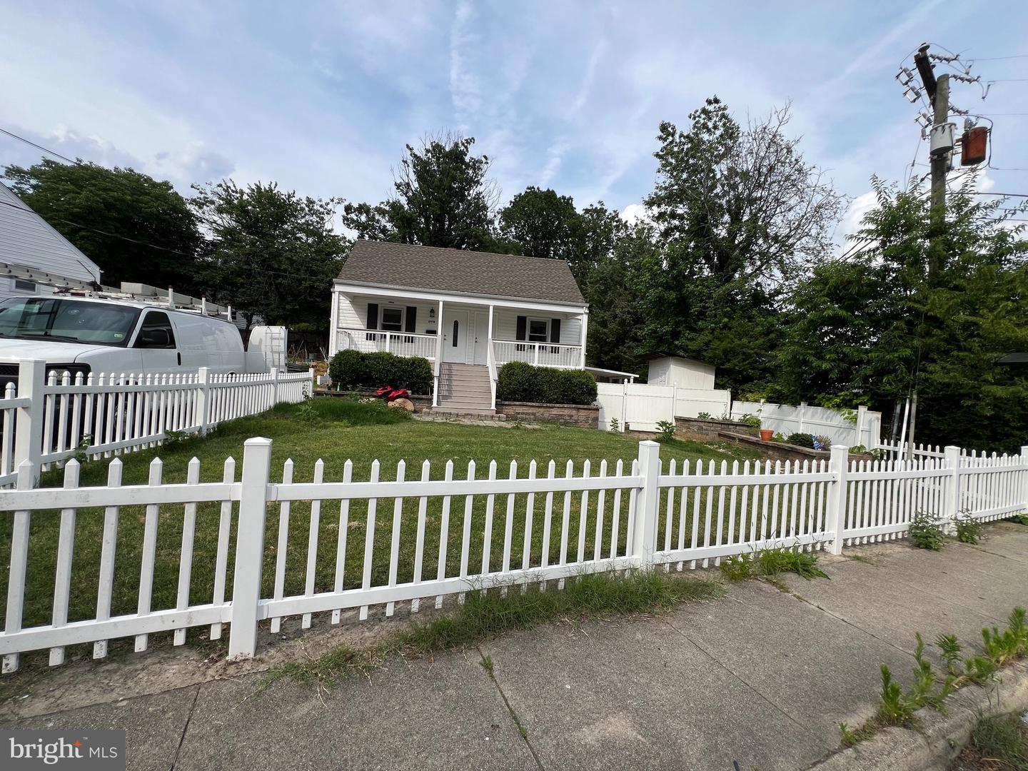 2408 FAIRHAVEN AVE, ALEXANDRIA, Virginia 22303, 6 Bedrooms Bedrooms, ,3 BathroomsBathrooms,Residential,For sale,2408 FAIRHAVEN AVE,VAFX2247944 MLS # VAFX2247944