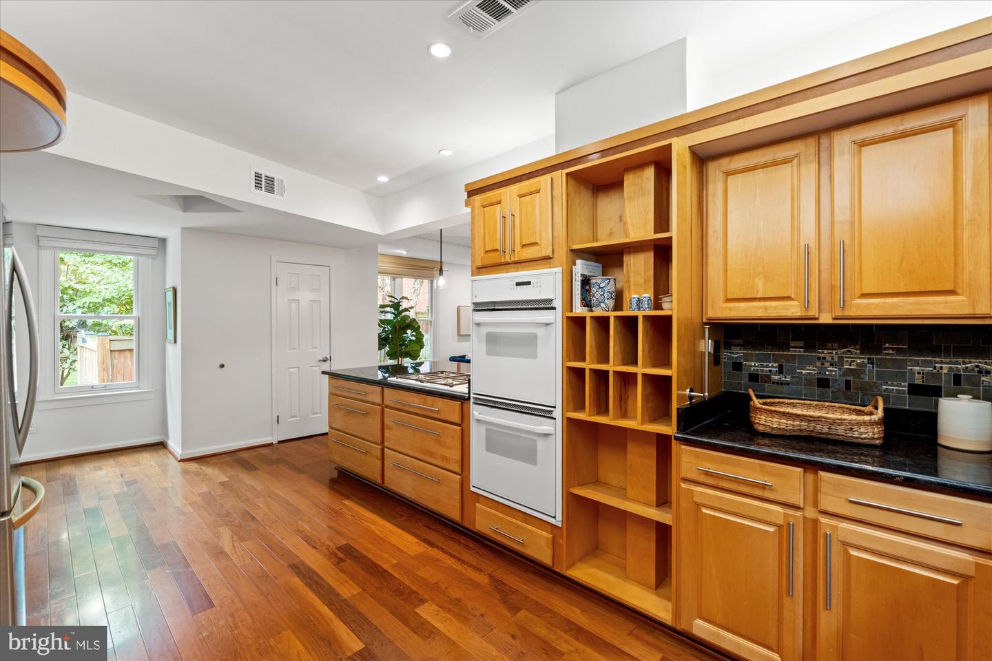 411 E BELLEFONTE AVE, ALEXANDRIA, Virginia 22301, 4 Bedrooms Bedrooms, ,2 BathroomsBathrooms,Residential,For sale,411 E BELLEFONTE AVE,VAAX2046614 MLS # VAAX2046614
