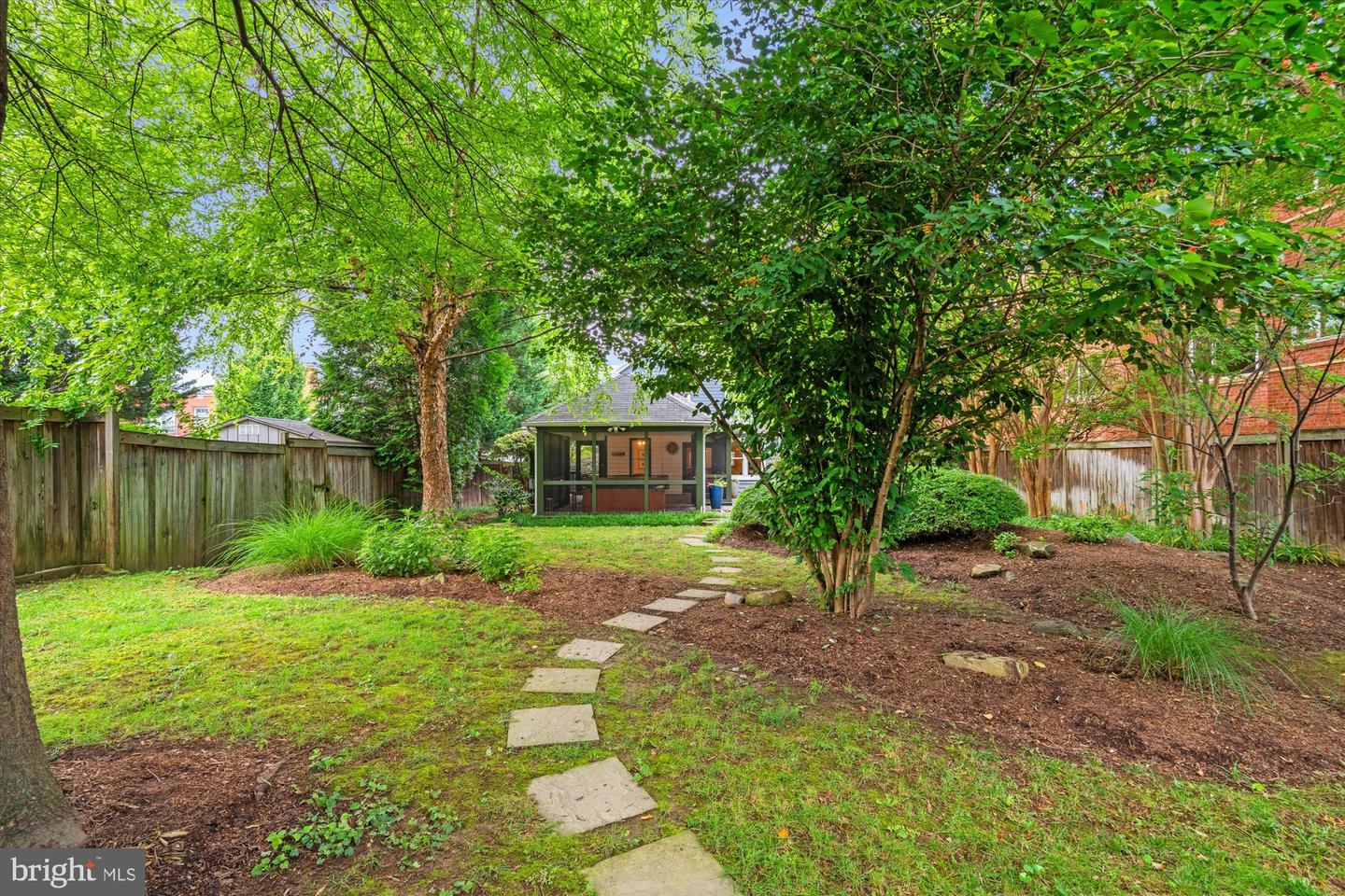 411 E BELLEFONTE AVE, ALEXANDRIA, Virginia 22301, 4 Bedrooms Bedrooms, ,2 BathroomsBathrooms,Residential,For sale,411 E BELLEFONTE AVE,VAAX2046614 MLS # VAAX2046614