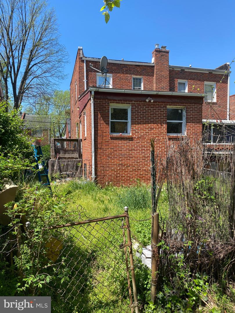 1025 47TH PL NE, WASHINGTON, District Of Columbia 20019, 2 Bedrooms Bedrooms, ,1 BathroomBathrooms,Residential,For sale,1025 47TH PL NE,DCDC2206302 MLS # DCDC2206302