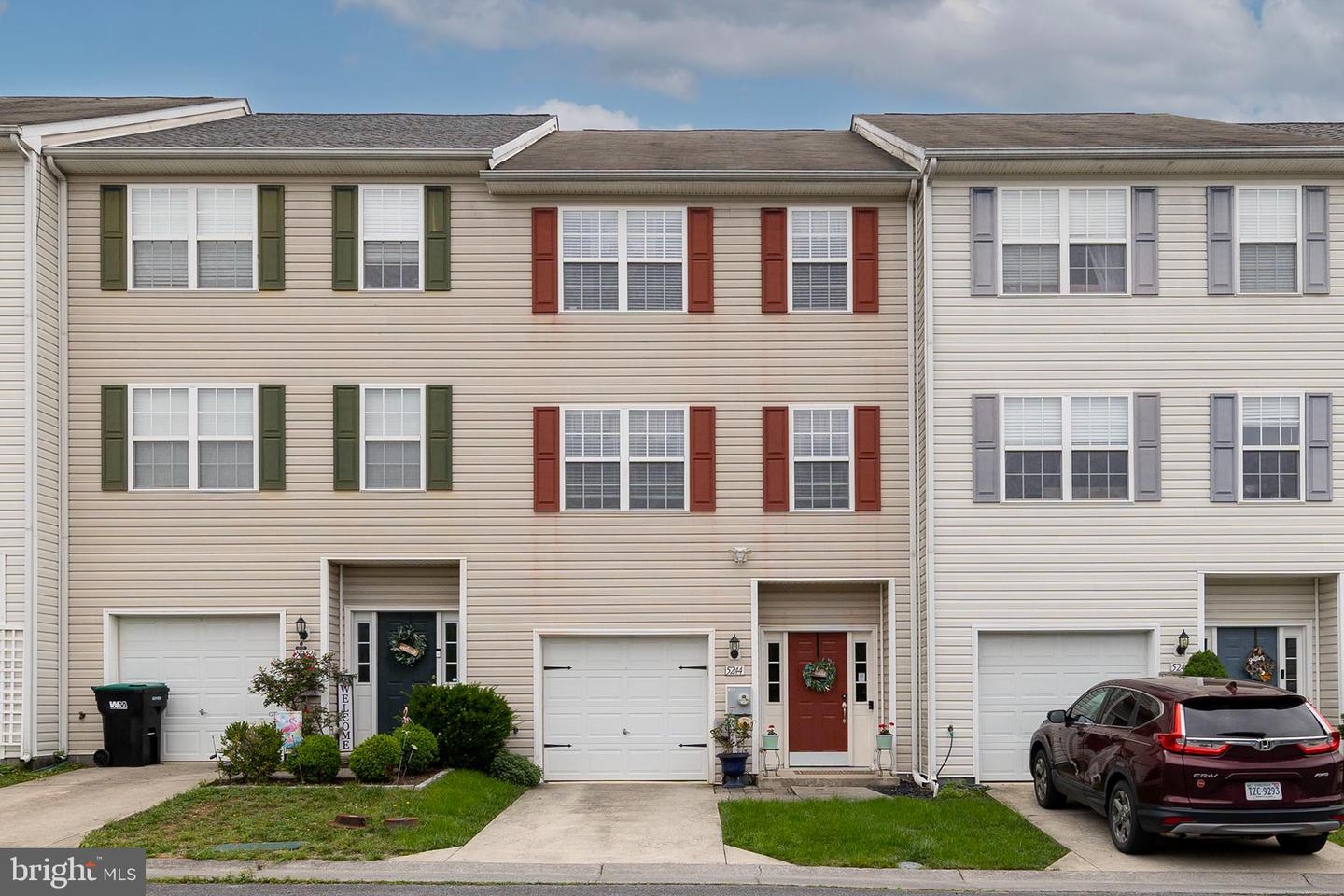 5244 MULBERRY RUN CT, STEPHENS CITY, Virginia 22655, 3 Bedrooms Bedrooms, ,2 BathroomsBathrooms,Residential,For sale,5244 MULBERRY RUN CT,VAFV2034920 MLS # VAFV2034920