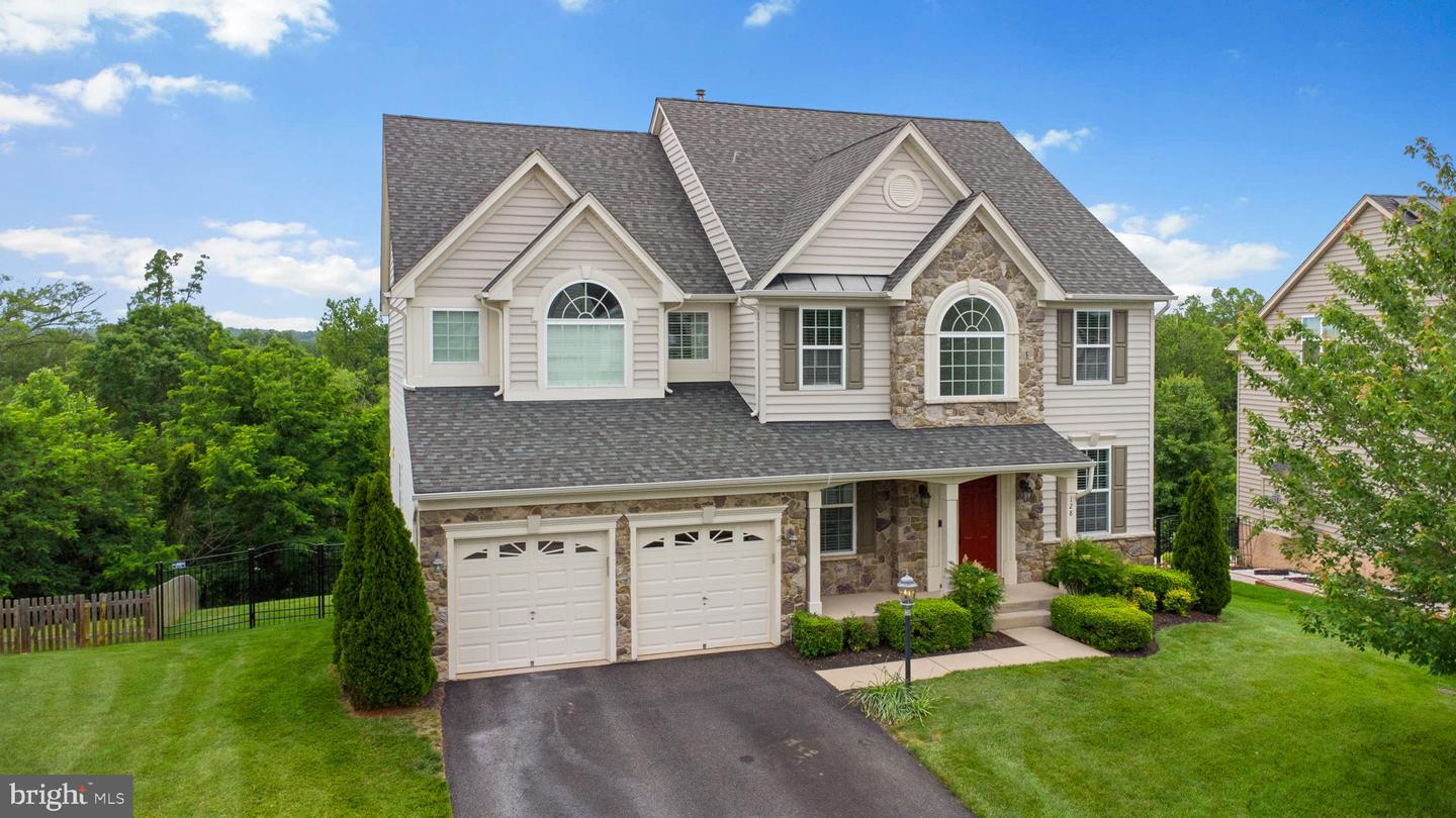 128 COACHMAN CIR, STAFFORD, Virginia 22554, 5 Bedrooms Bedrooms, ,4 BathroomsBathrooms,Residential,For sale,128 COACHMAN CIR,VAST2039906 MLS # VAST2039906