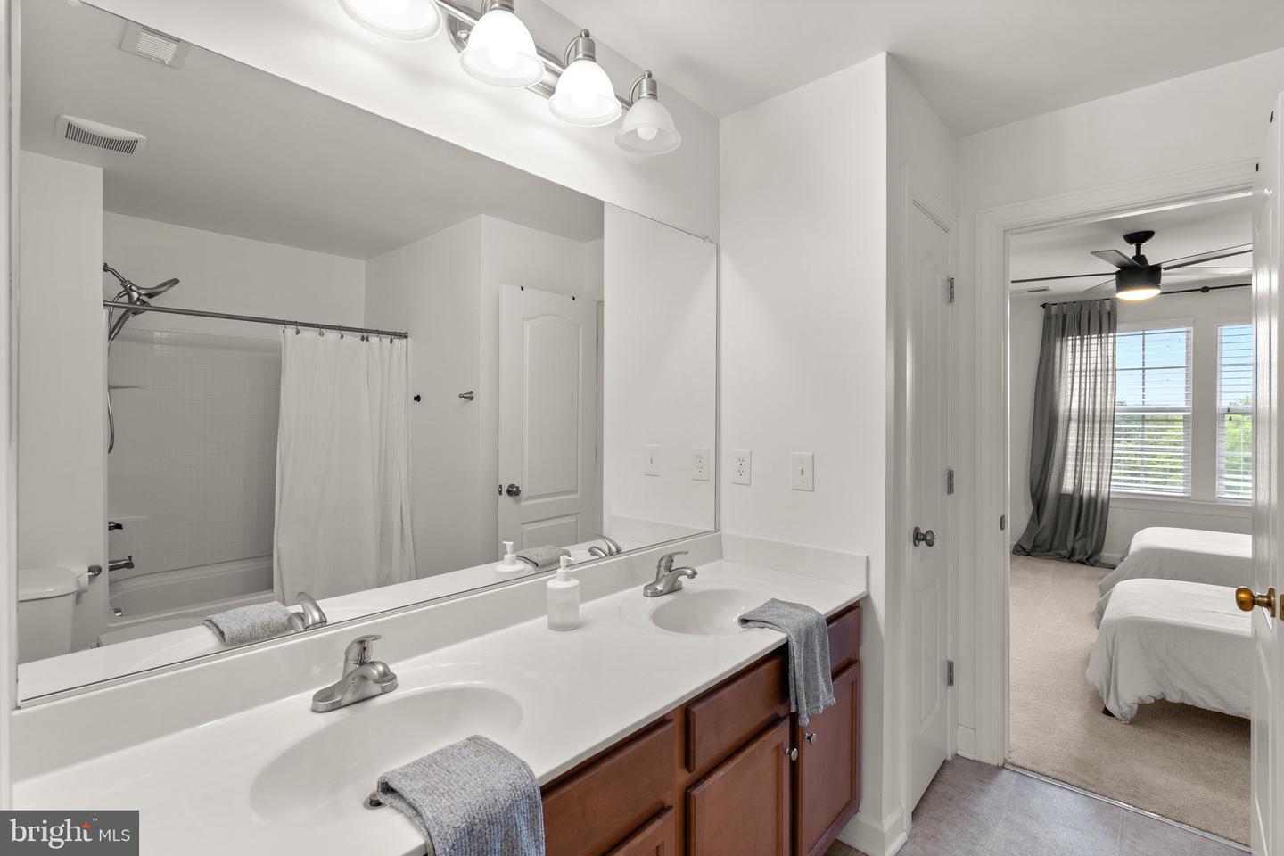 128 COACHMAN CIR, STAFFORD, Virginia 22554, 5 Bedrooms Bedrooms, ,4 BathroomsBathrooms,Residential,For sale,128 COACHMAN CIR,VAST2039906 MLS # VAST2039906