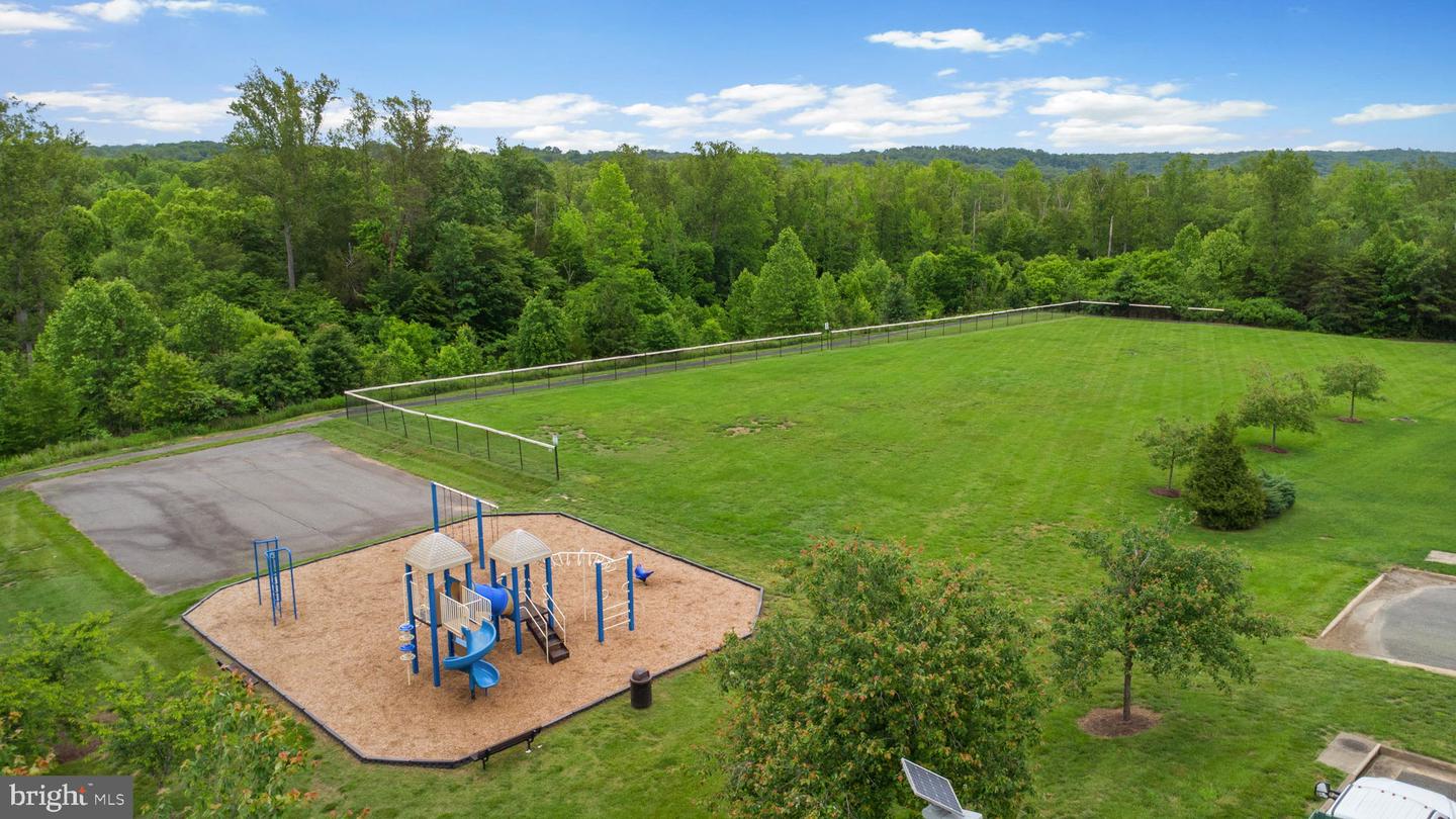 128 COACHMAN CIR, STAFFORD, Virginia 22554, 5 Bedrooms Bedrooms, ,4 BathroomsBathrooms,Residential,For sale,128 COACHMAN CIR,VAST2039906 MLS # VAST2039906