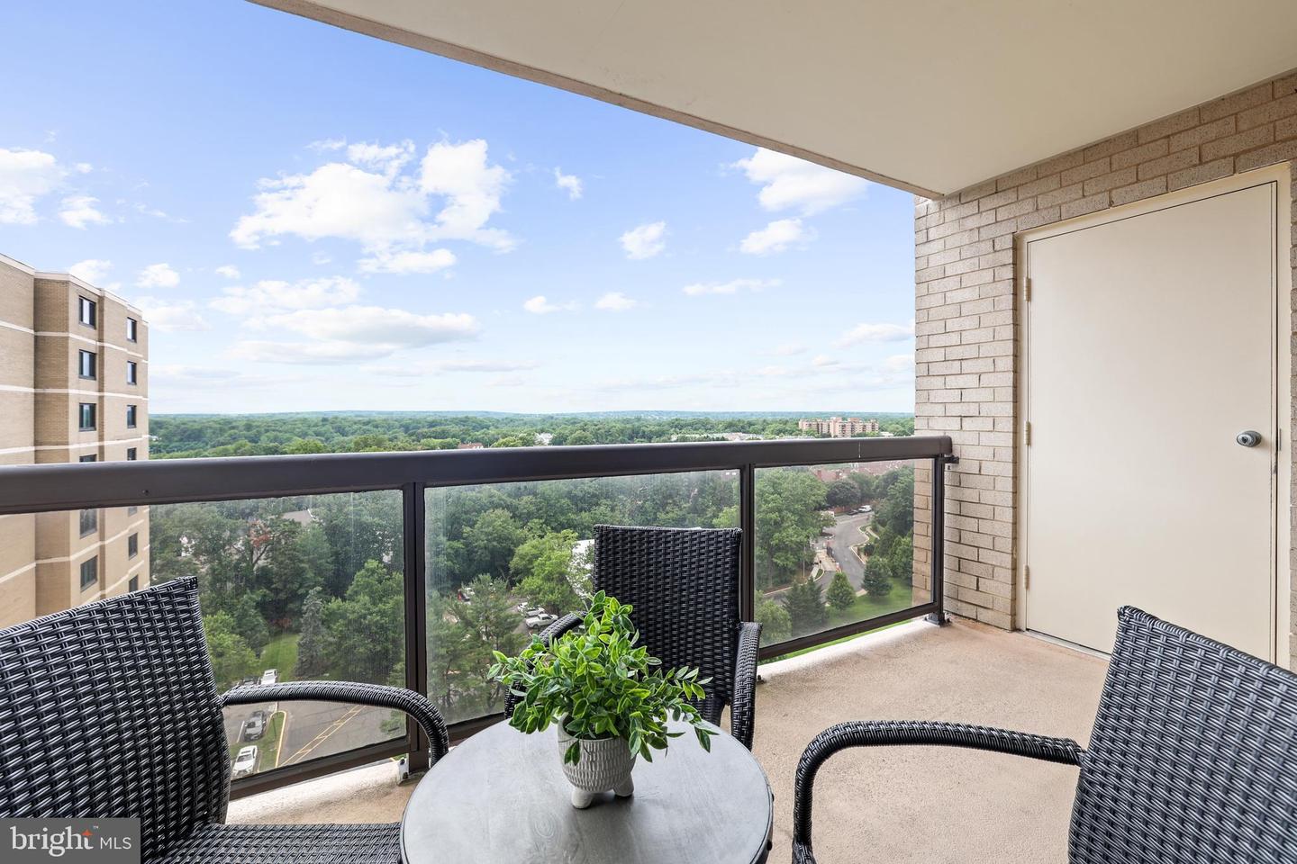 205 YOAKUM PKWY #1712, ALEXANDRIA, Virginia 22304, 3 Bedrooms Bedrooms, ,2 BathroomsBathrooms,Residential,For sale,205 YOAKUM PKWY #1712,VAAX2046598 MLS # VAAX2046598