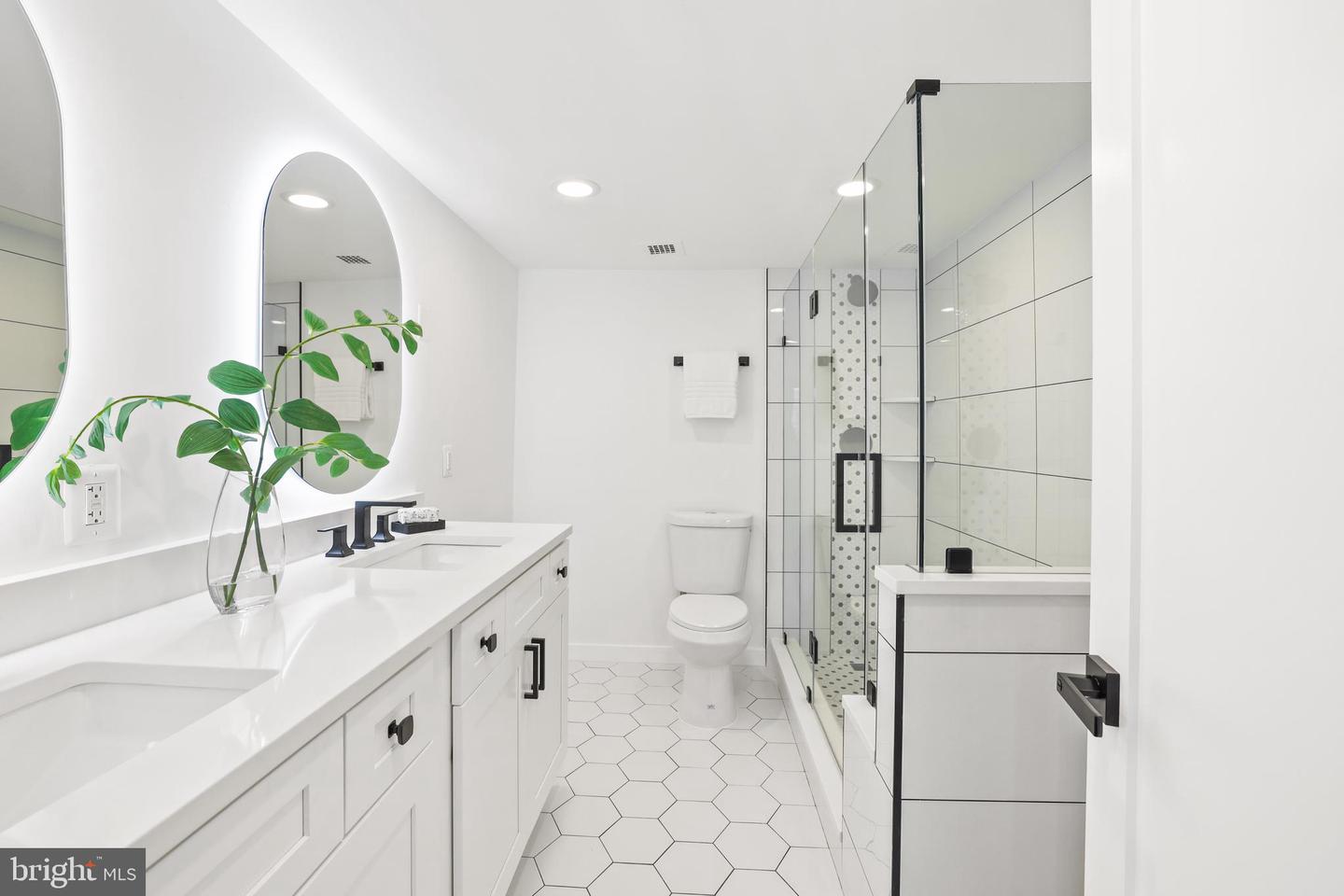 205 YOAKUM PKWY #1712, ALEXANDRIA, Virginia 22304, 3 Bedrooms Bedrooms, ,2 BathroomsBathrooms,Residential,For sale,205 YOAKUM PKWY #1712,VAAX2046598 MLS # VAAX2046598