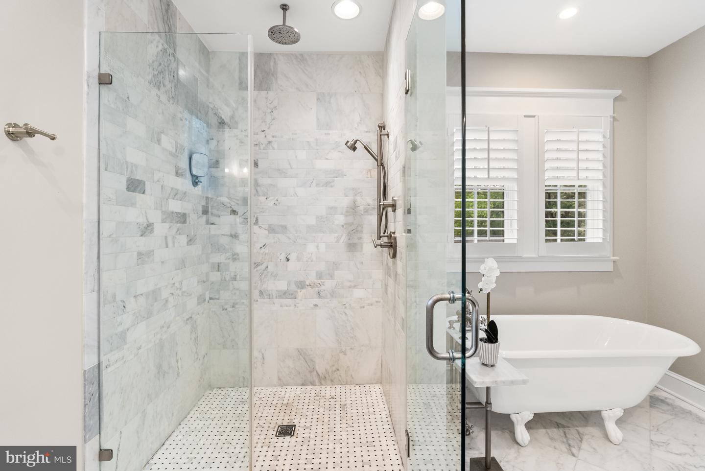 2407 N NELSON ST, ARLINGTON, Virginia 22207, 5 Bedrooms Bedrooms, ,4 BathroomsBathrooms,Residential,For sale,2407 N NELSON ST,VAAR2059404 MLS # VAAR2059404