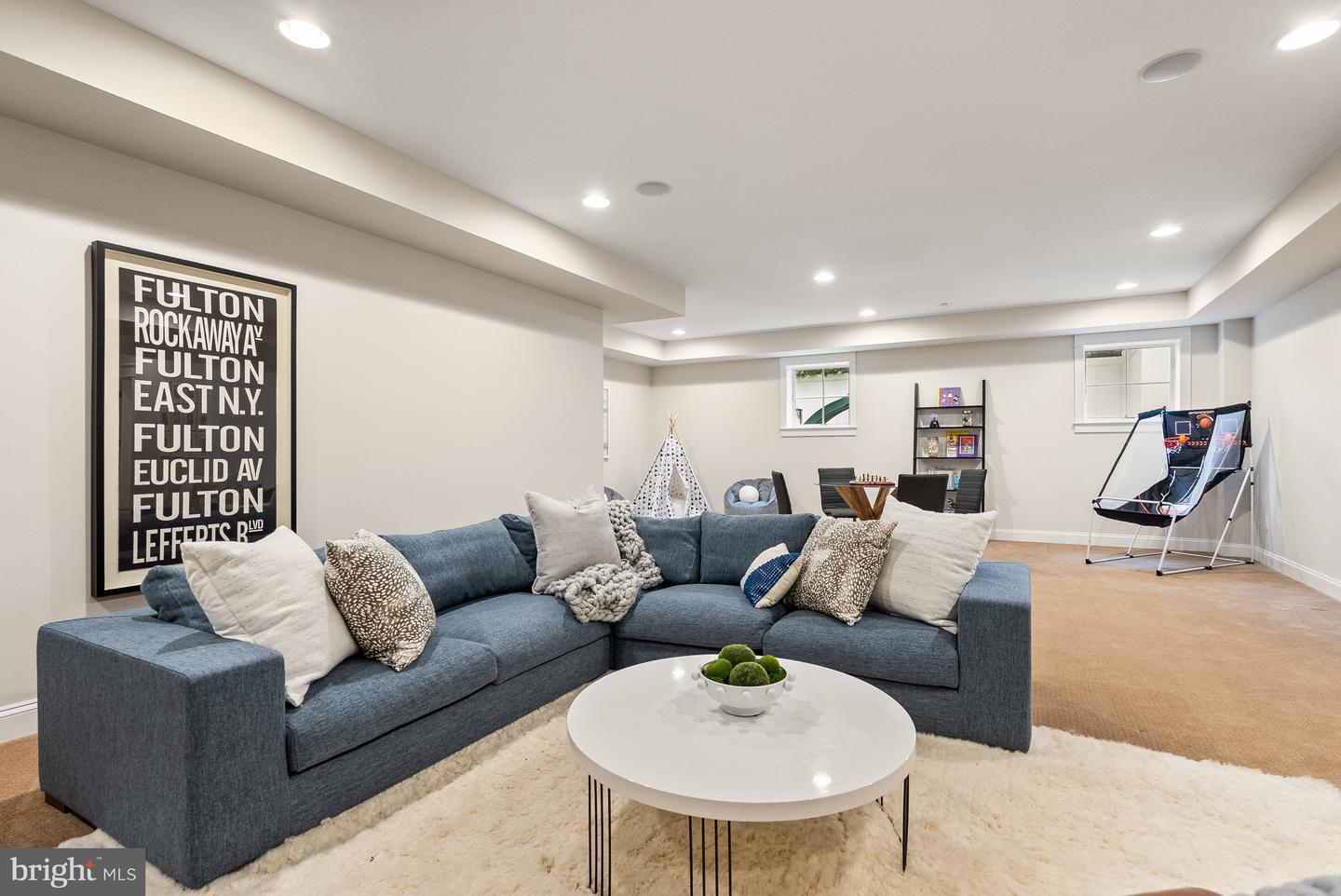 2407 N NELSON ST, ARLINGTON, Virginia 22207, 5 Bedrooms Bedrooms, ,4 BathroomsBathrooms,Residential,For sale,2407 N NELSON ST,VAAR2059404 MLS # VAAR2059404