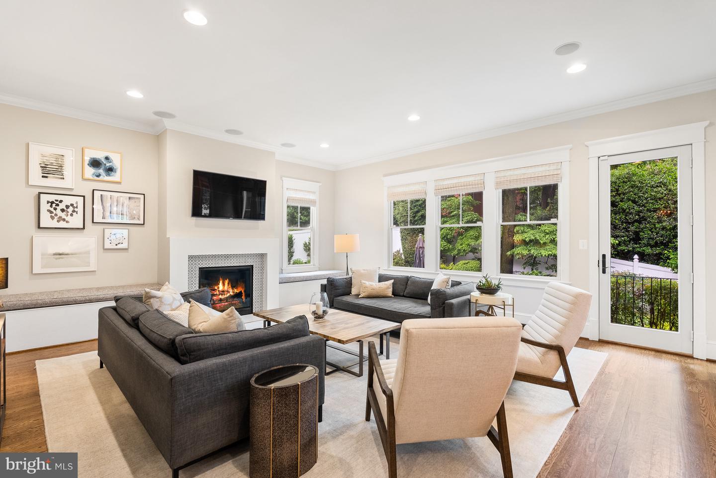 2407 N NELSON ST, ARLINGTON, Virginia 22207, 5 Bedrooms Bedrooms, ,4 BathroomsBathrooms,Residential,For sale,2407 N NELSON ST,VAAR2059404 MLS # VAAR2059404