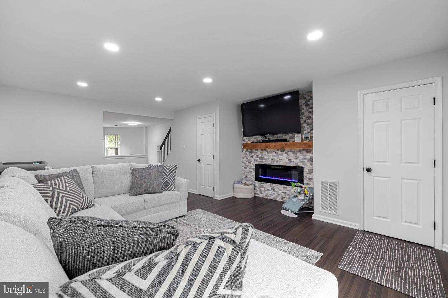 13519 GROUSERUN LN, BRISTOW, Virginia 20136, 3 Bedrooms Bedrooms, ,2 BathroomsBathrooms,Residential,For sale,13519 GROUSERUN LN,VAPW2097360 MLS # VAPW2097360